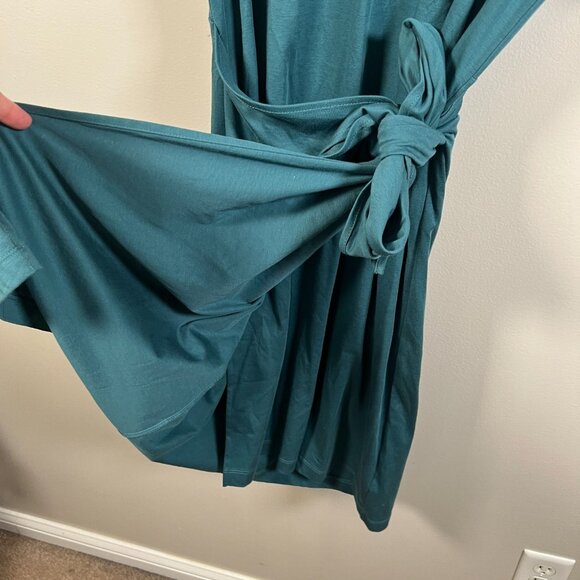 Vince Tie Waist Wrap Dress Size XS Green Minimal Work Office Career Comfy - Picture 9 of 12